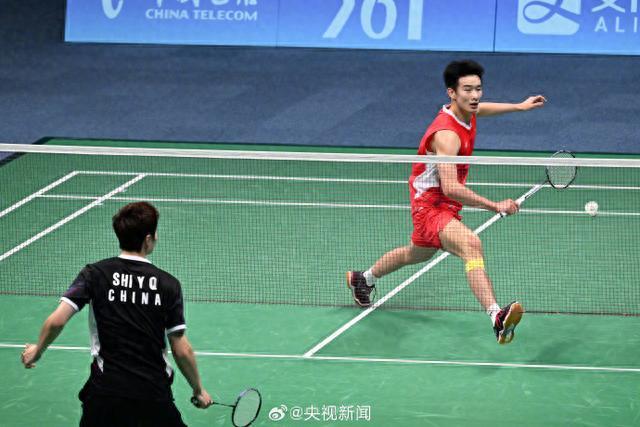 彰显出他不 彰显出他不