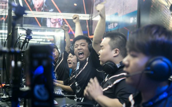 市场上的消 市场上的消